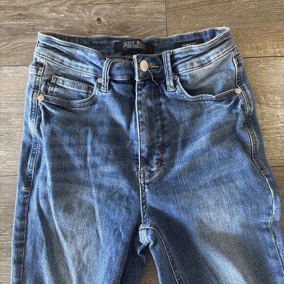 Judy Blue Jeans Size 3/26 Blue Skinny Mid Rise Whisker Stretch Normcore Denim - Picture 2 of 12
